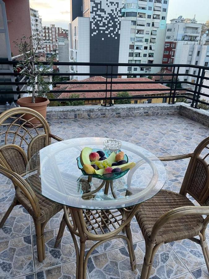 Stylish Central Apartment Tirana Exterior photo